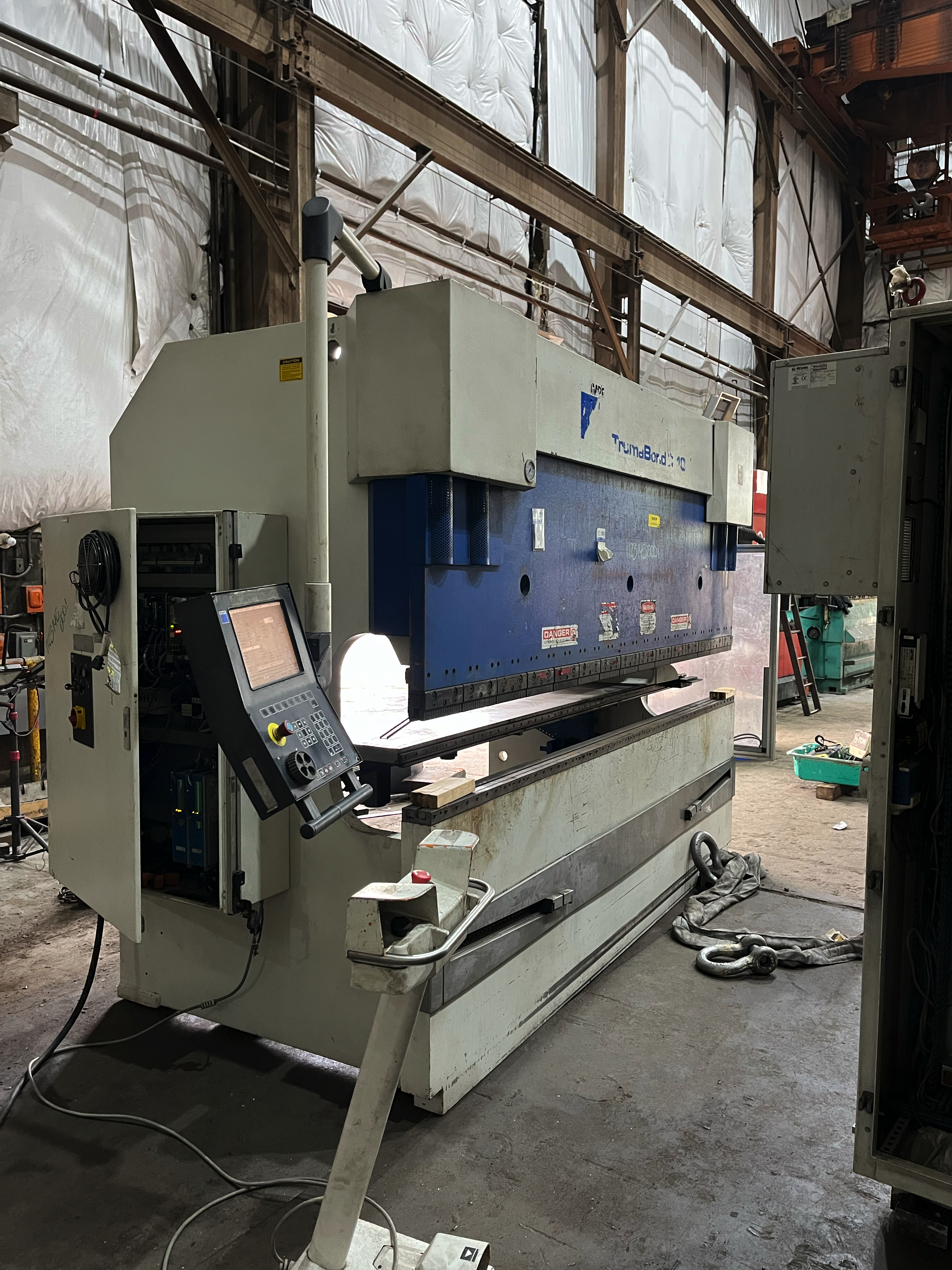 121 Ton X 10’ Trumpf Trumabend C110 CNC Hydraulic Press Brake 